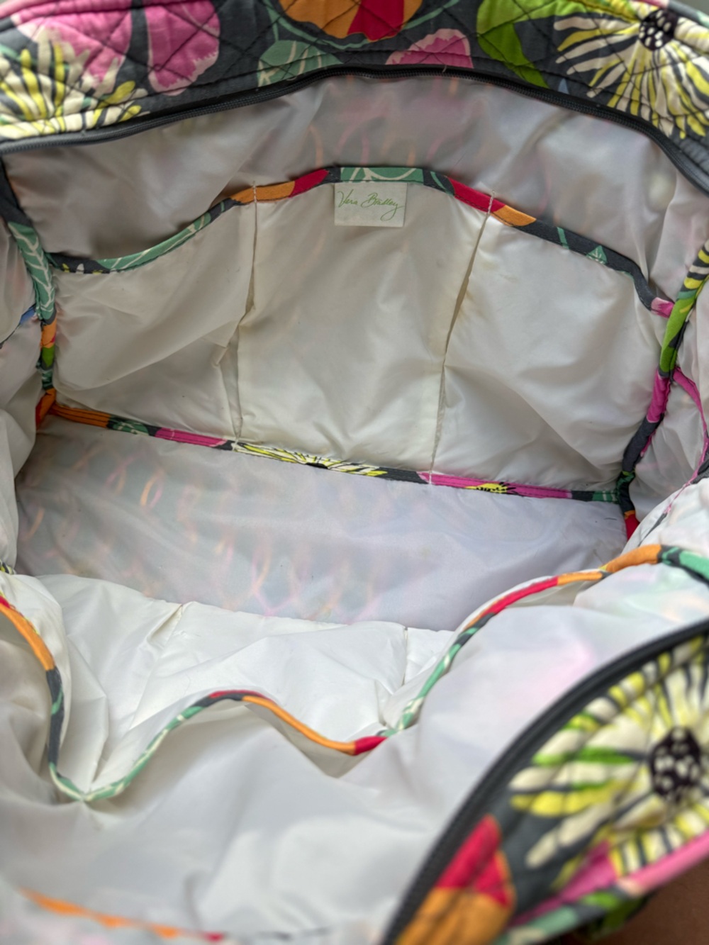 Vera Bradley baby bag in jazzy blooms retired print. Large Shoulder tote bag - Picture 7 of 12